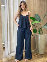 Conjunto Feminino Pantalona com Blusa Assimétrica em Tecido Duna – Elegância leve, conforto absoluto