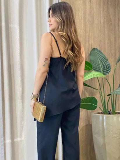 Conjunto Feminino Pantalona com Blusa Assimétrica em Tecido Duna – Elegância leve, conforto absoluto