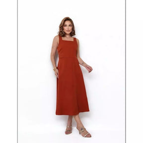 Vestido Alfaiataria Longo Feminino com Alças Largas – Elegância moderna, estrutura impecável