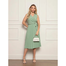 Vestido Midi Feminino em Crepinho com Decote Transpassado e Saia Plissada – Elegância feminina, caimento leve e sofisticado