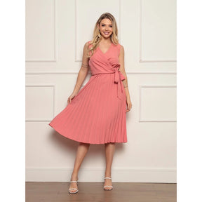 Vestido Midi Feminino em Crepinho com Decote Transpassado e Saia Plissada – Elegância feminina, caimento leve e sofisticado